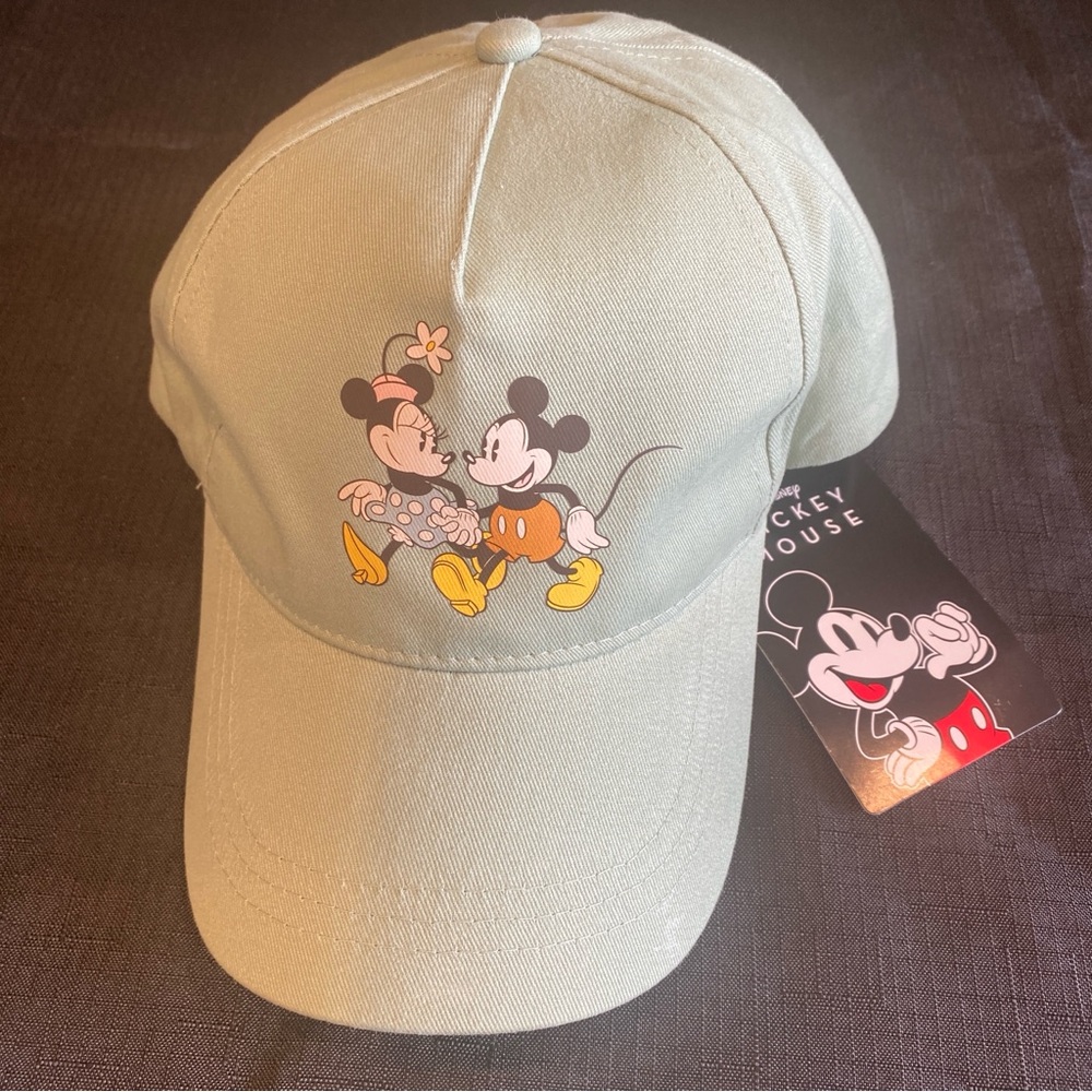 Disney Exclusive Mickey & Minnie Mouse Light Green Hat. NWT